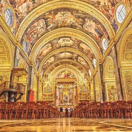 Walk To Ferry, Cafes & Old - Sleep 6