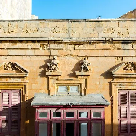 Walk To Ferry, Cafes & Old - Sleep 6 Lägenhet Valletta