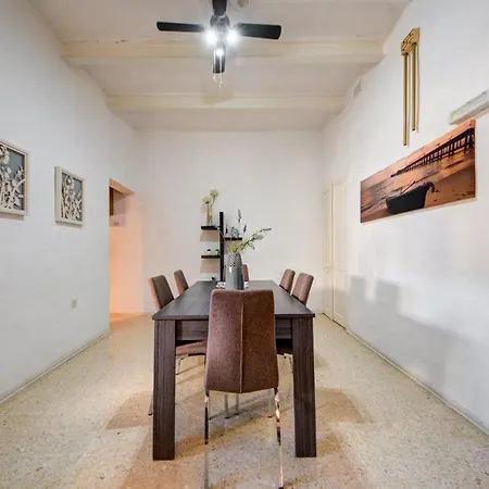 Walk To Ferry, Cafes & Old - Sleep 6 Appartement Valletta