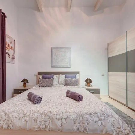 Appartement Walk To Ferry, Cafes & Old - Sleep 6 Valletta