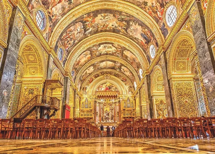 Walk To Ferry, Cafes & Old - Sleep 6